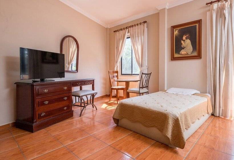 هتل Puerta Del Rey