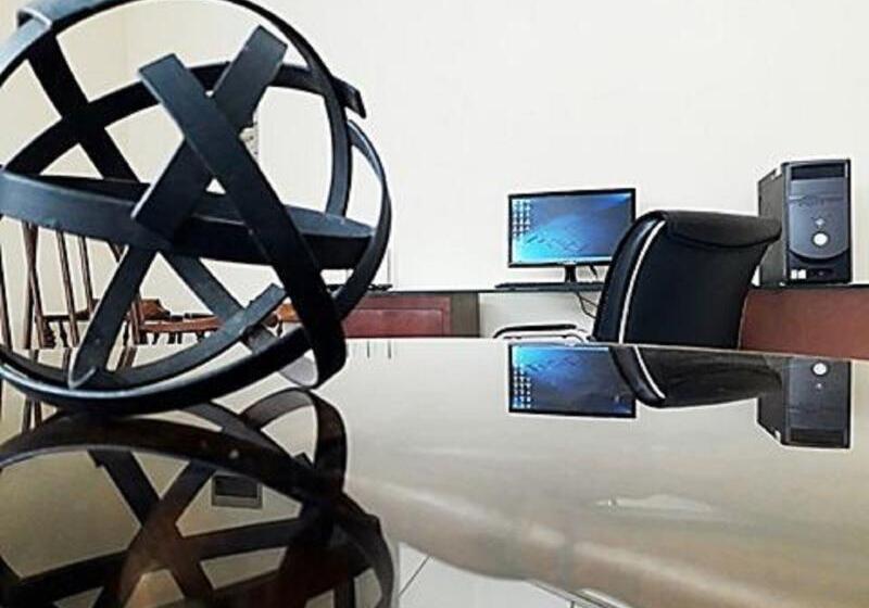 هتل Puerta Del Rey