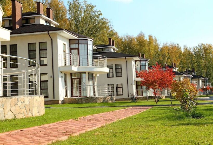 Отель Ramada By Wyndham Yekaterinburg