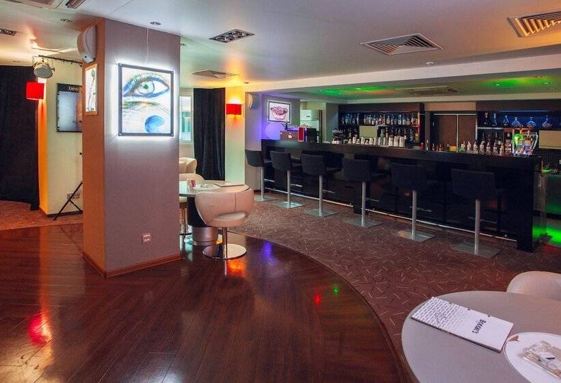 Отель Ramada By Wyndham Yekaterinburg