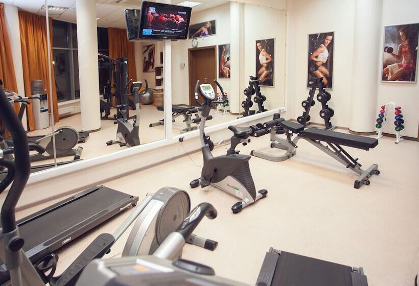 Отель Ramada By Wyndham Yekaterinburg