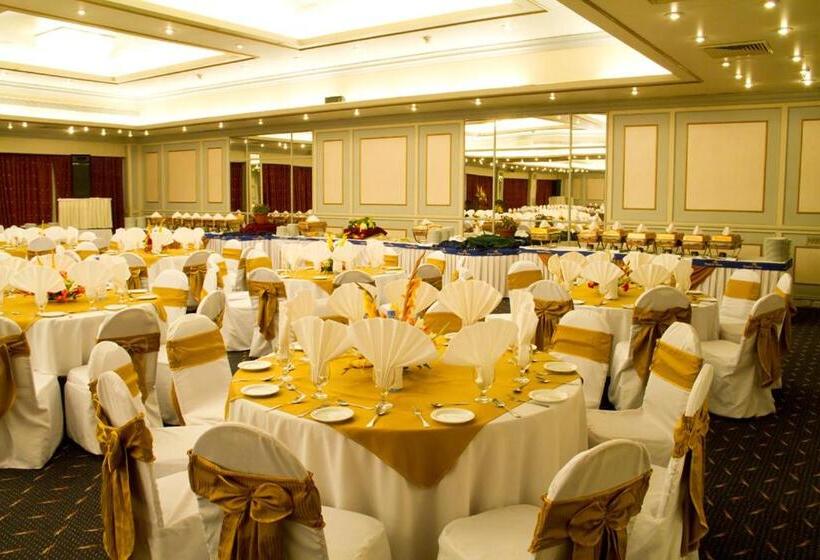 Regent Plaza Hotel & Convention Centre