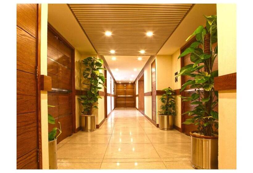 Regent Plaza Hotel & Convention Centre