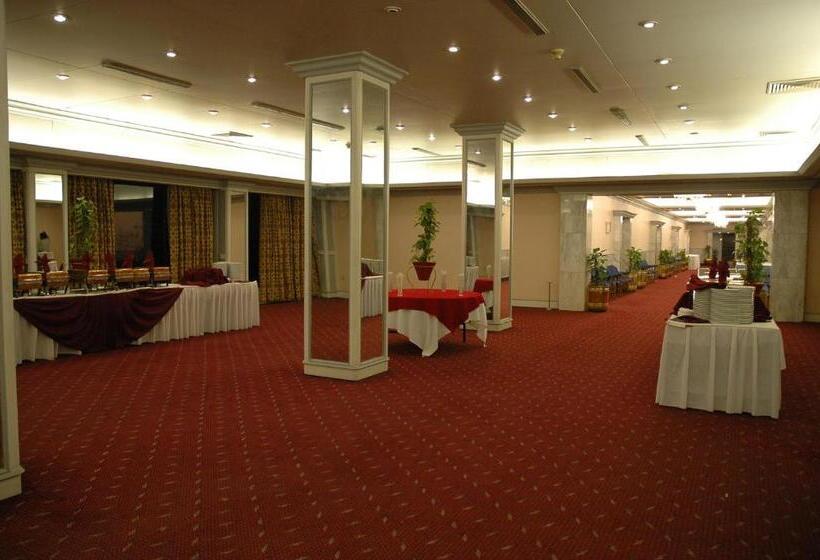 Regent Plaza Hotel & Convention Centre