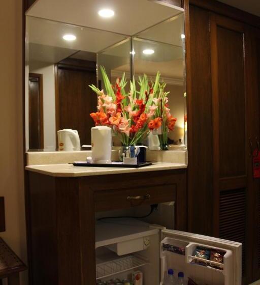 Regent Plaza Hotel & Convention Centre