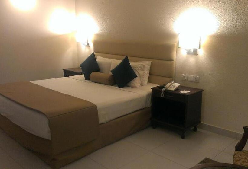 Regent Plaza Hotel & Convention Centre