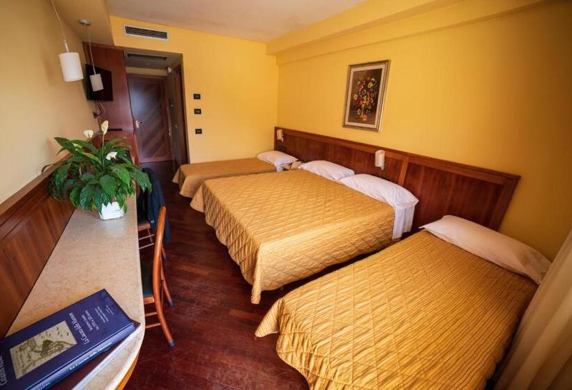 בית מלון כפרי Miralago