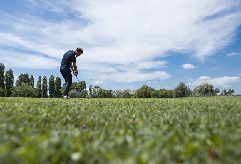 酒店 Riviera Golf Resort