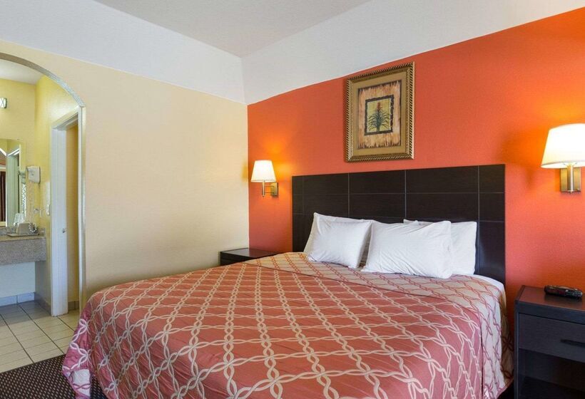 هتل Rodeway Inn & Suites