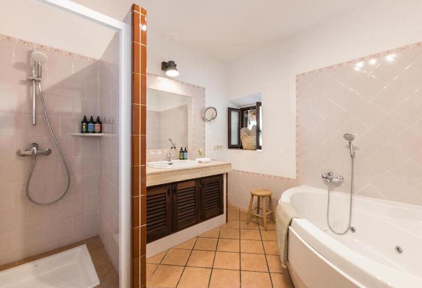 فندق ريفى Finca Can Beneit