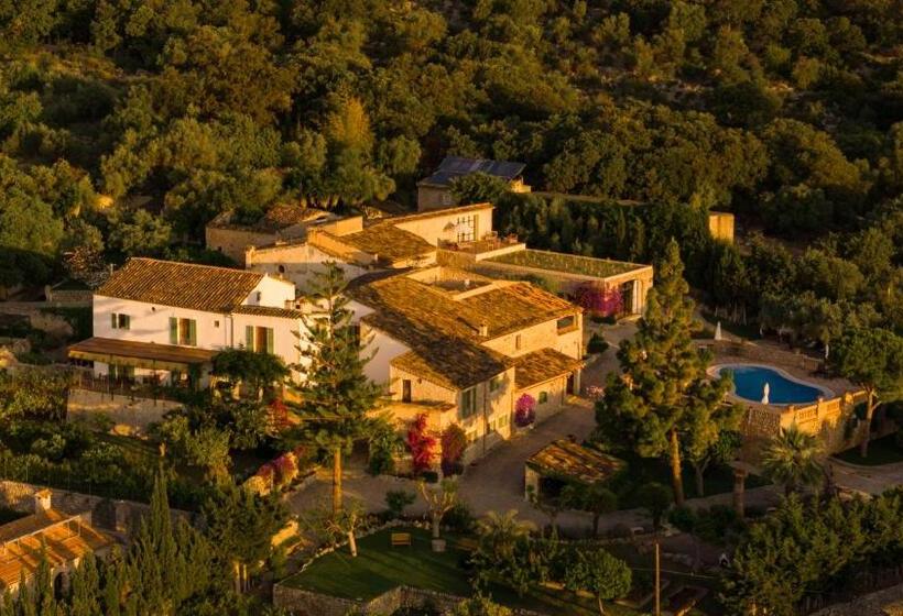 فندق ريفى Finca Can Beneit