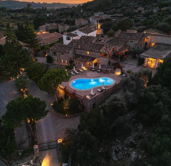 فندق ريفى Finca Can Beneit