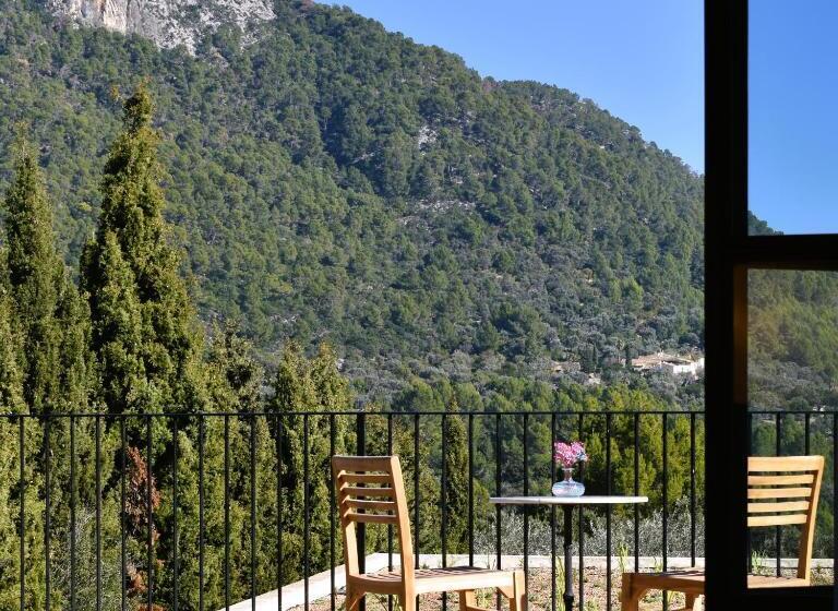 فندق ريفى Finca Can Beneit