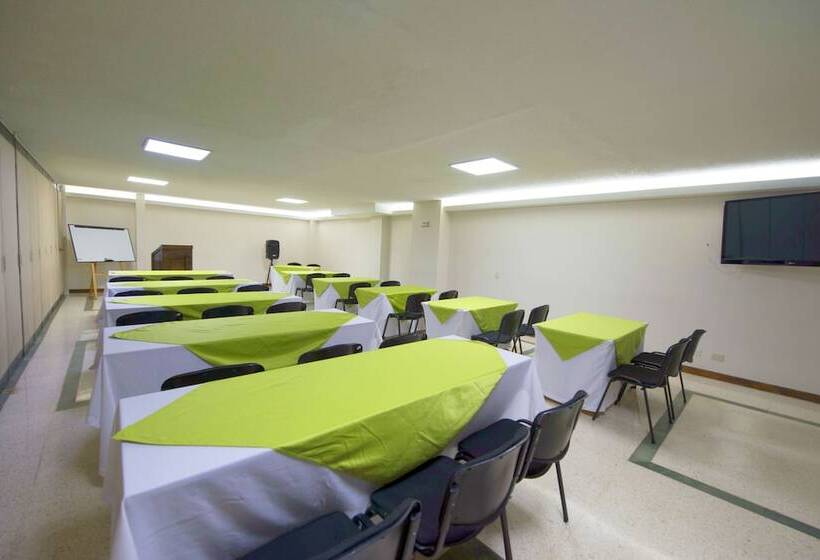 호텔 San Pedro Del Fuerte