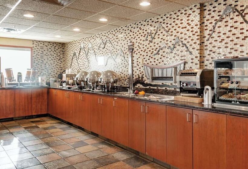 فندق Service Plus Inns And Suites Calgary