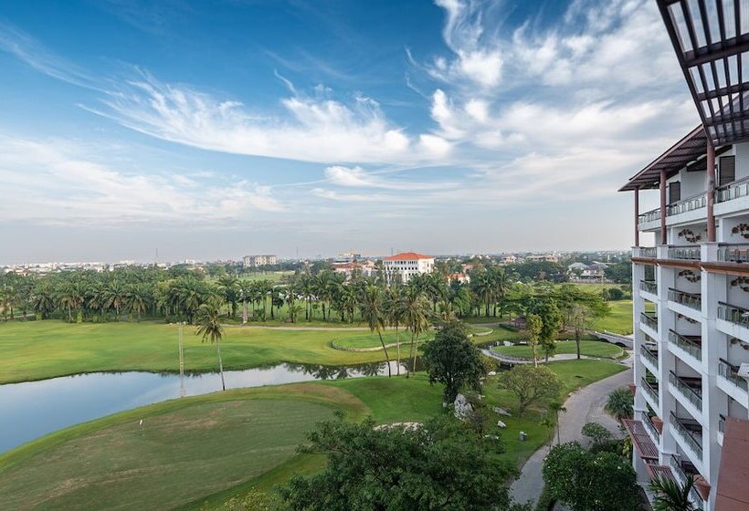 Summit Windmill Golf Suite Hotel At Suvarnabhumi