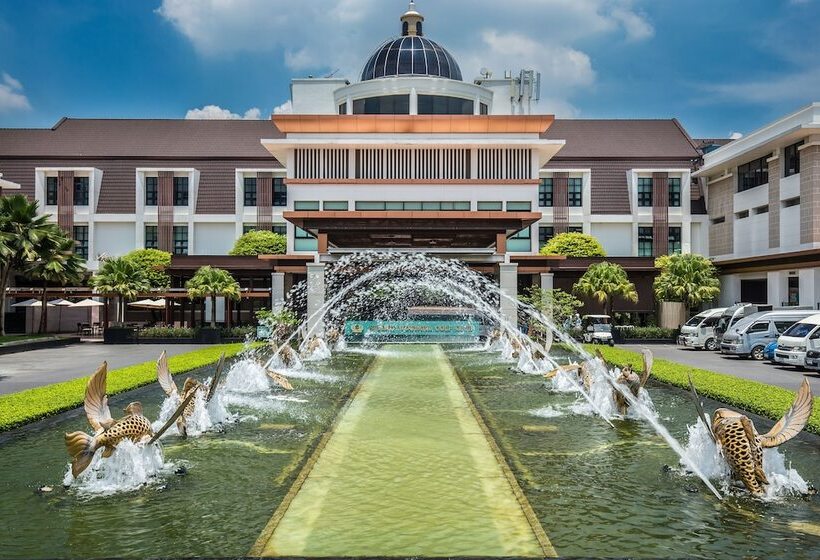 Summit Windmill Golf Suite Hotel At Suvarnabhumi