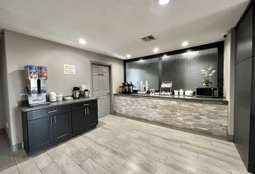 酒店 Super 8 By Wyndham Sealy