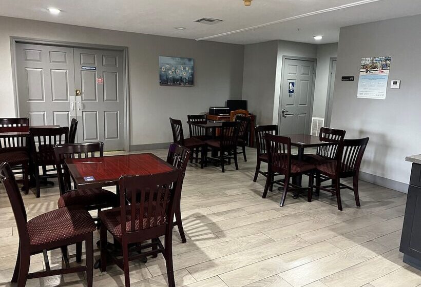 酒店 Super 8 By Wyndham Sealy