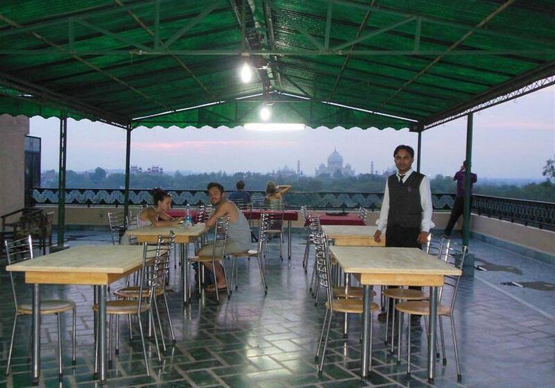 Отель Taj Plaza, Vip Road, Agra