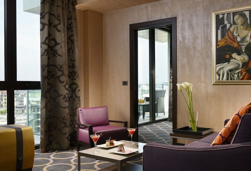 هتل Uptown Palace