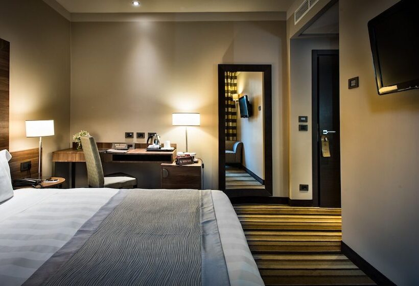 هتل Uptown Palace