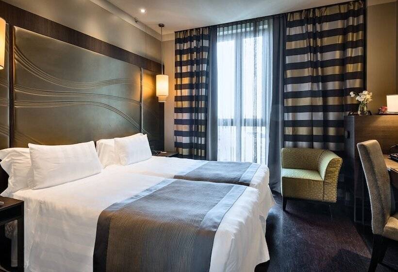 هتل Uptown Palace