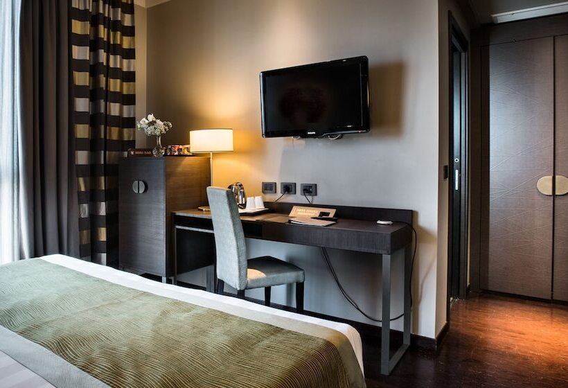 هتل Uptown Palace