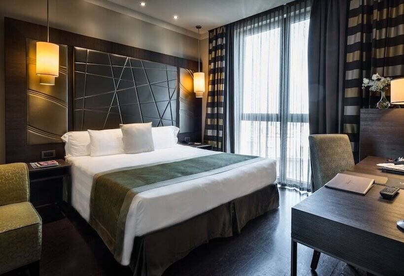 هتل Uptown Palace