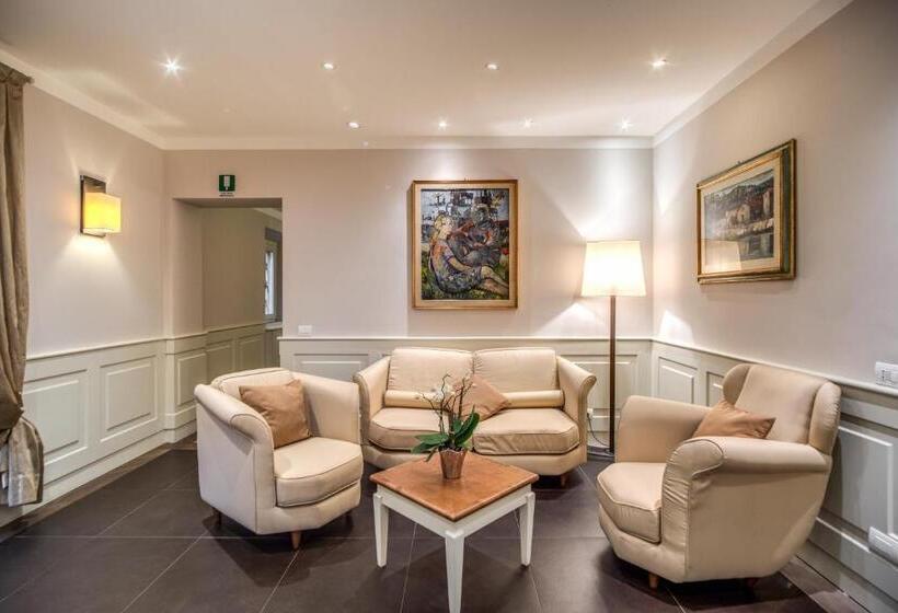 هتل Villa Giorgia Albergo In Collina