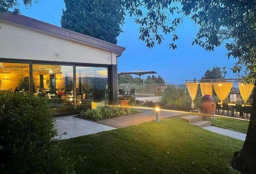 هتل Villa Giorgia Albergo In Collina