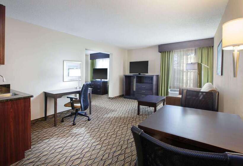 בית מלון כפרי Wingate By Wyndham Roseville/detroit