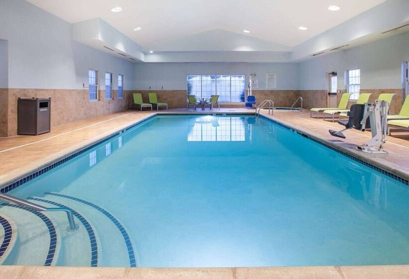 בית מלון כפרי Wingate By Wyndham Roseville/detroit