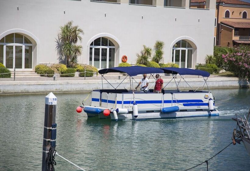 Отель Marinagri Greenblu