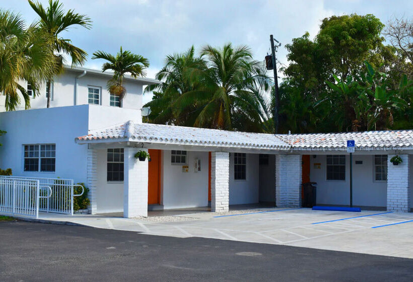 فندق على الطريق Travelodge By Wyndham Miami Biscayne Bay