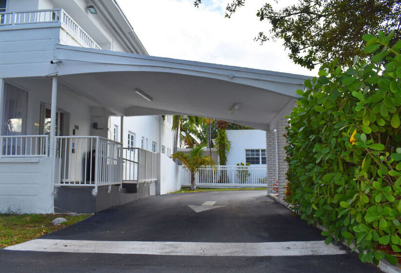 فندق على الطريق Travelodge By Wyndham Miami Biscayne Bay