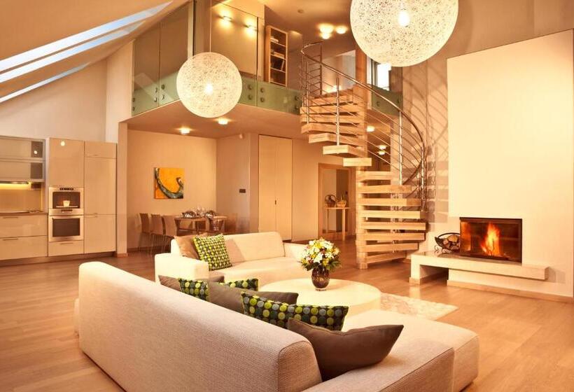 Roset Hotel & Residence