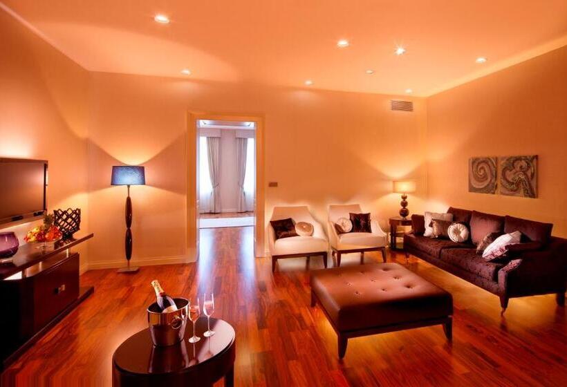 Roset Hotel & Residence