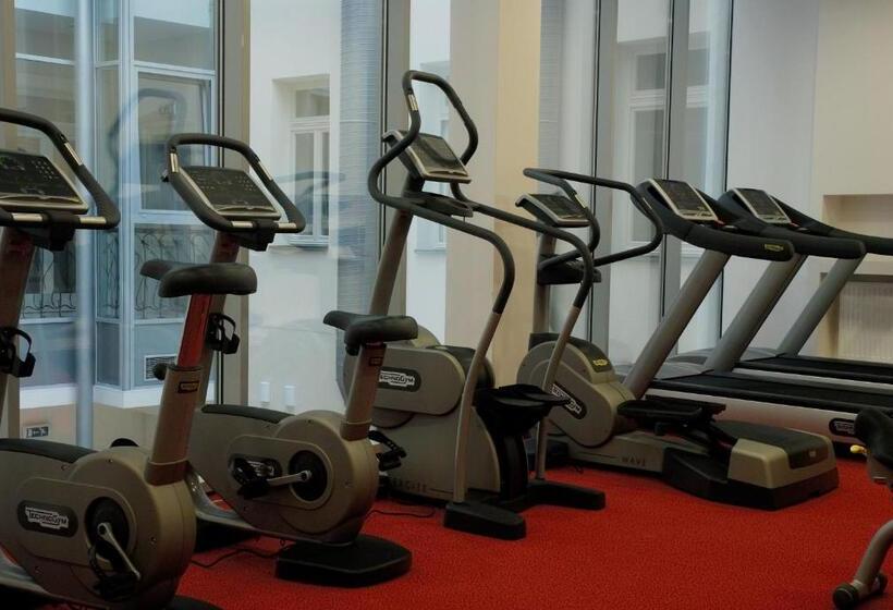 Roset Hotel & Residence