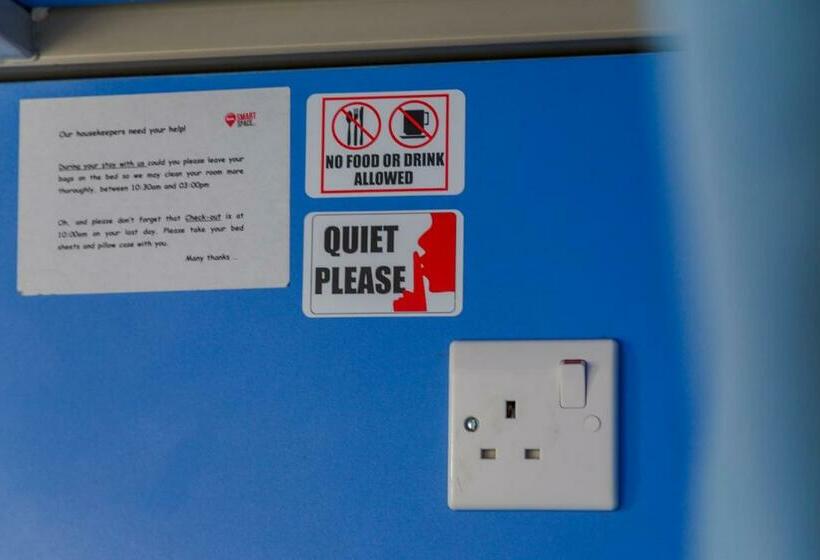 Smart Hyde Park Inn Hostel