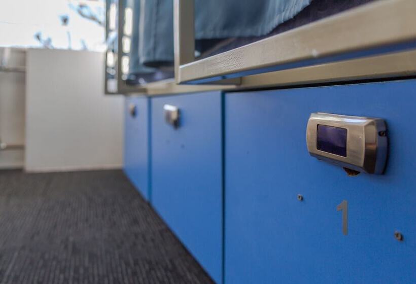 Smart Hyde Park Inn Hostel