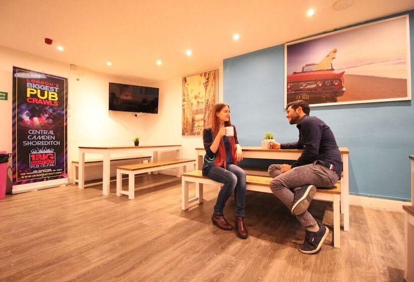 Smart Hyde Park Inn Hostel