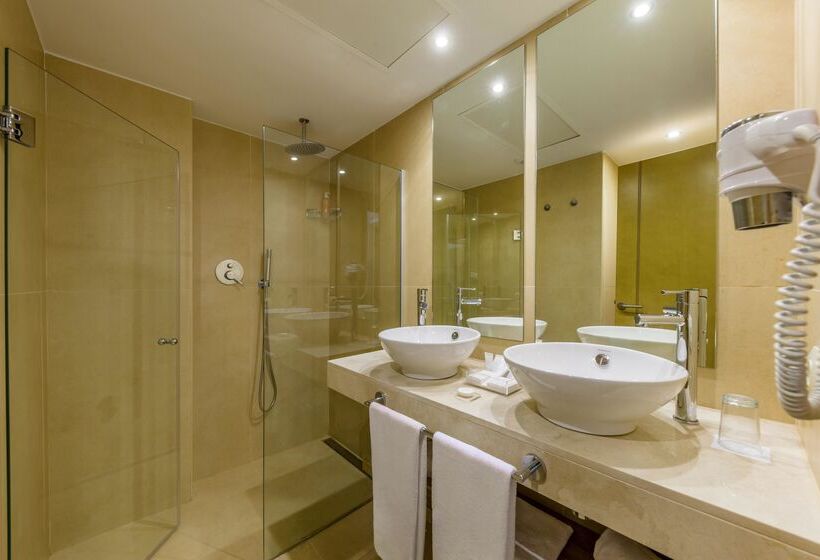 Zafiro Cala Mesquida