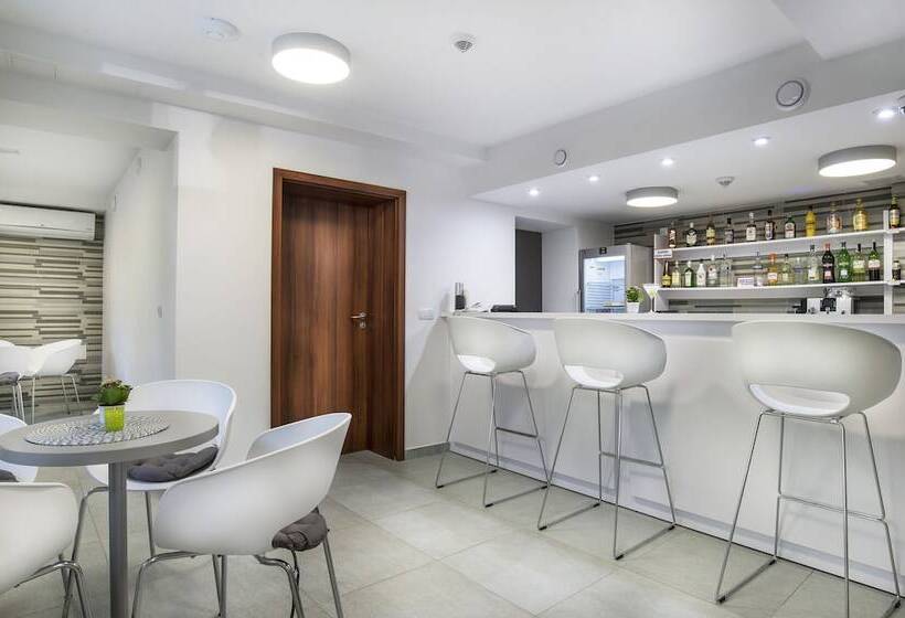 Отель Admirał I