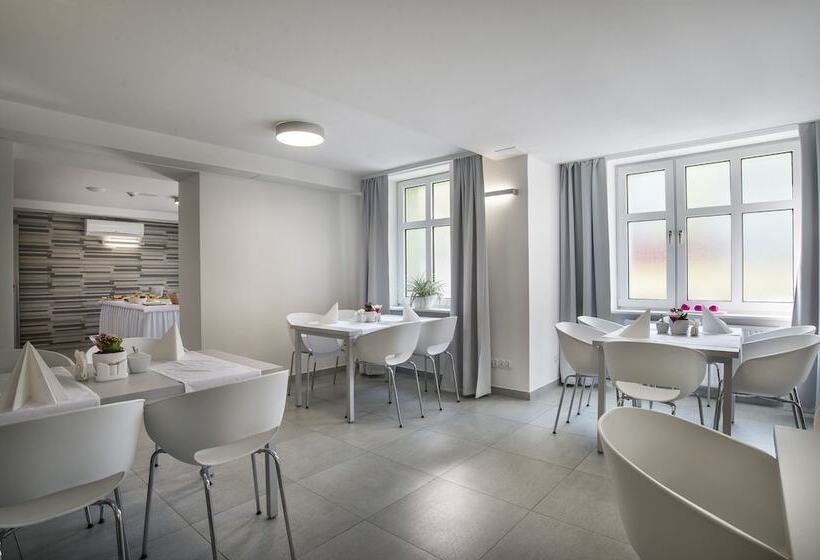 Отель Admirał I