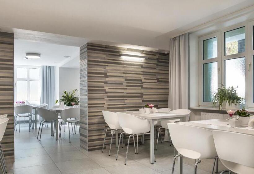 Отель Admirał I