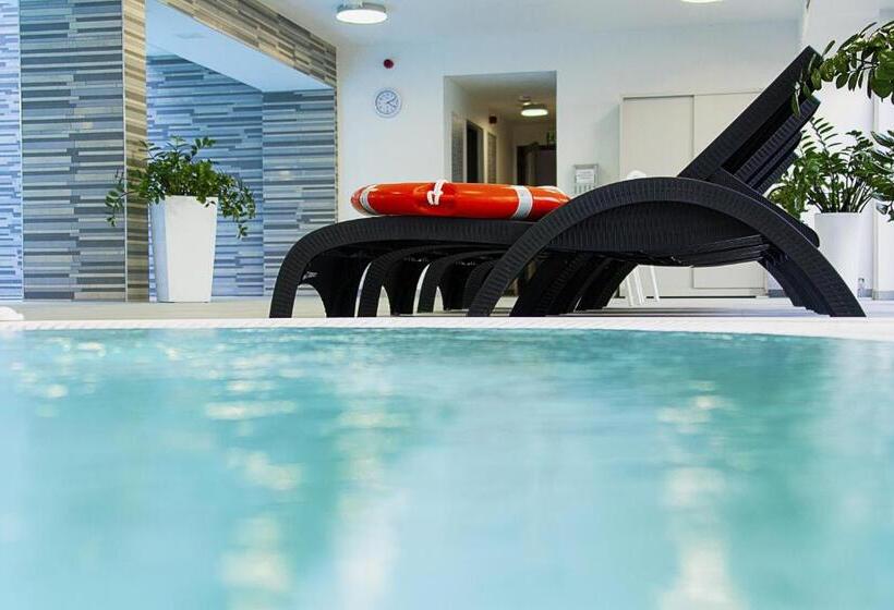 Отель Admirał I