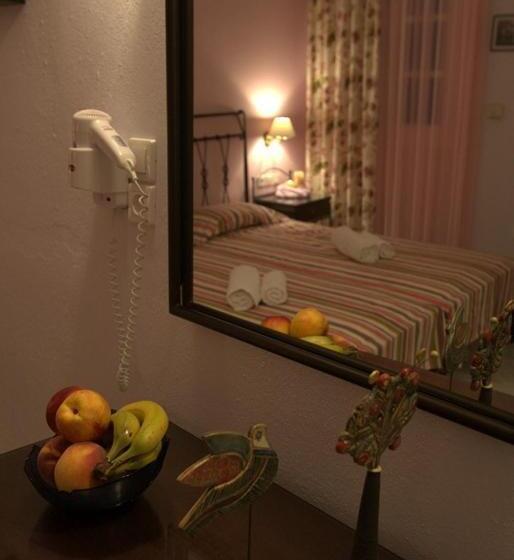 Aphrodite Hotel & Apartments