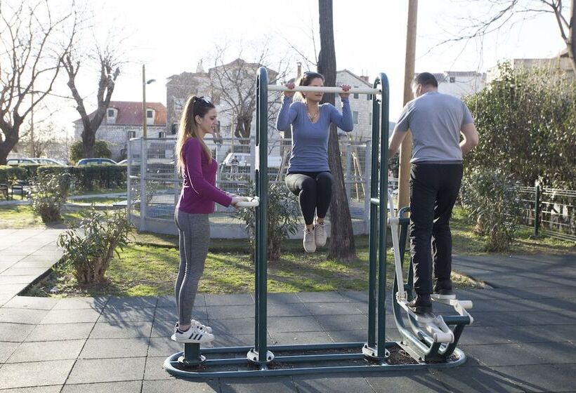 酒店 Authentic Luxury Rooms