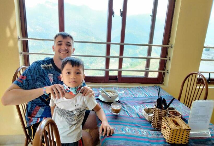 هتل Black Hmong View